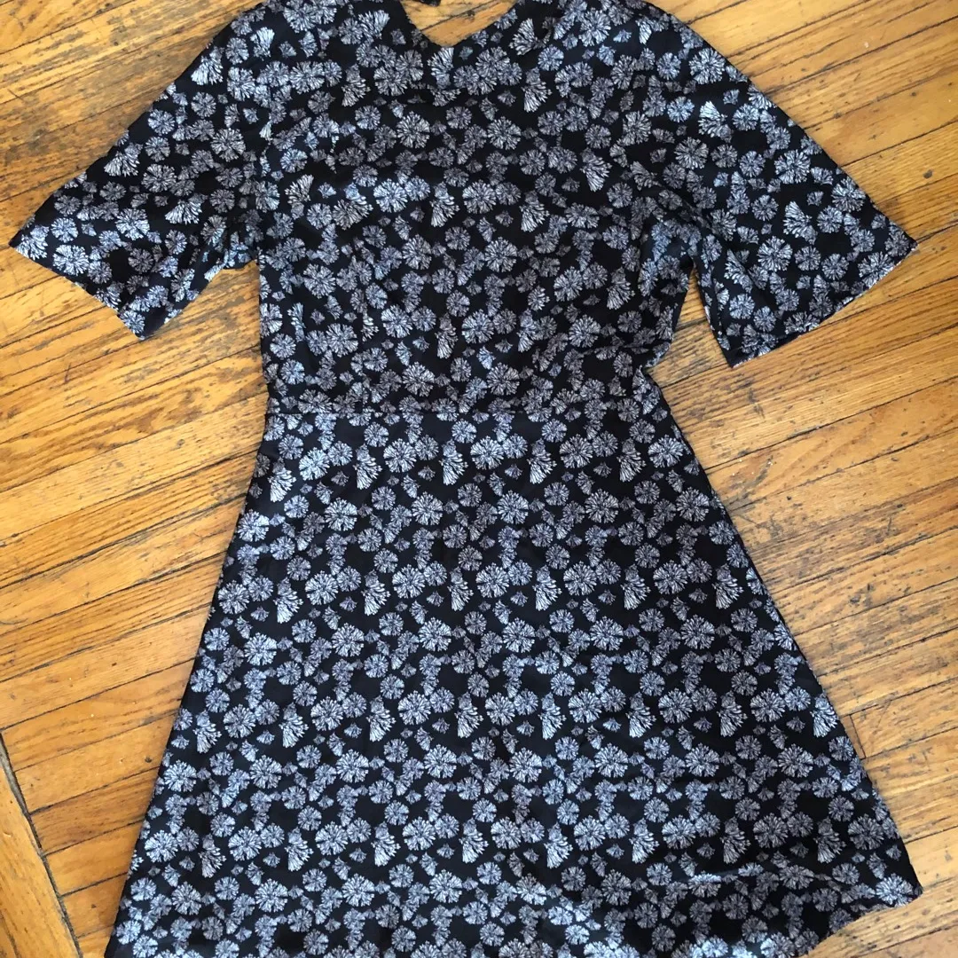 H&M printed Dress Size 4 photo 1