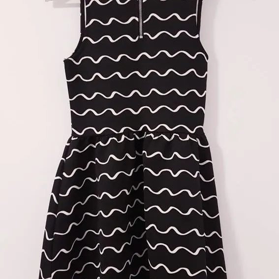 H&M Black Sleeveless Dress photo 3