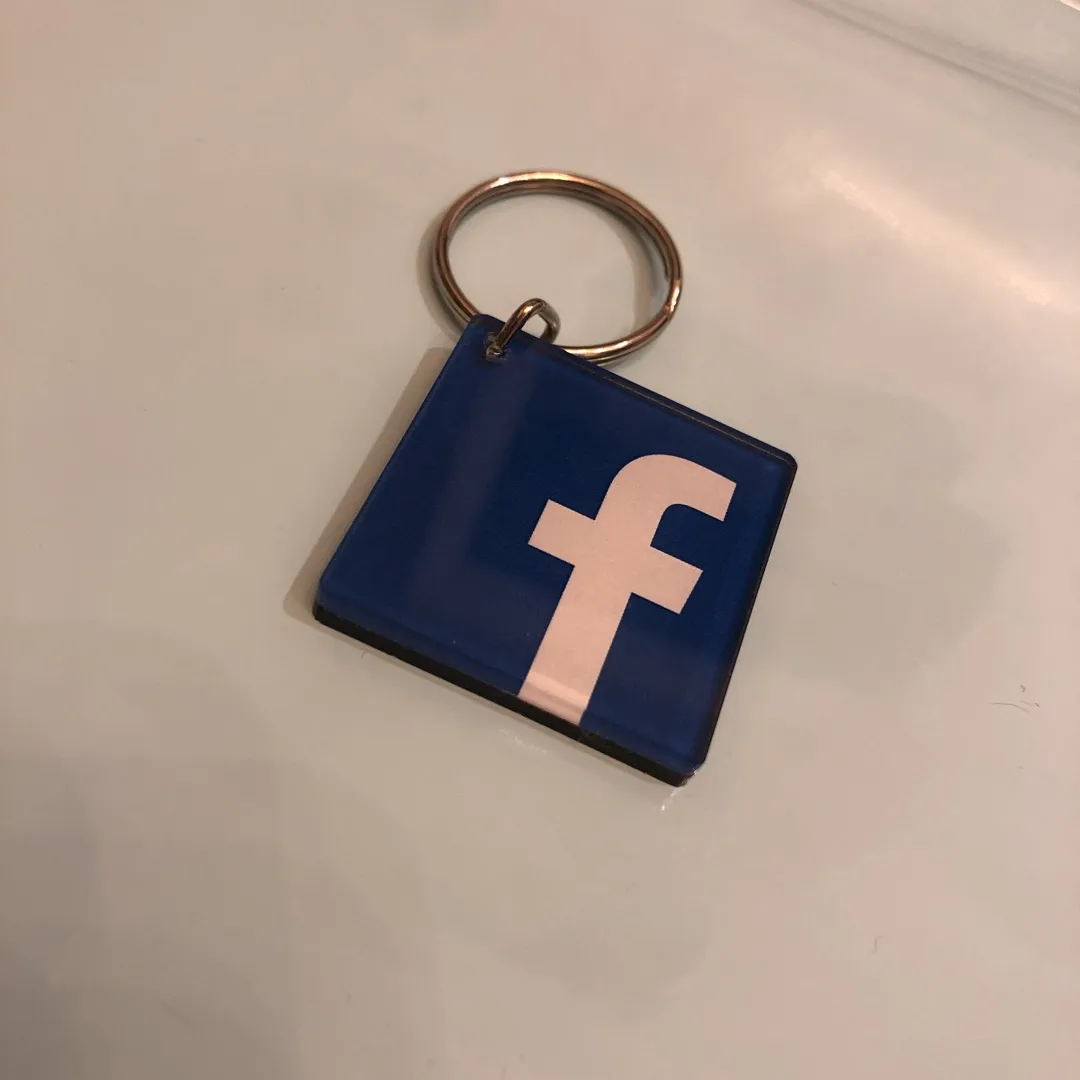 Facebook keychain photo 1