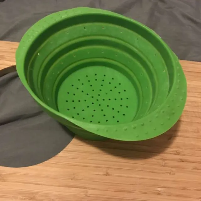 Cutting Board With Strainer photo 3