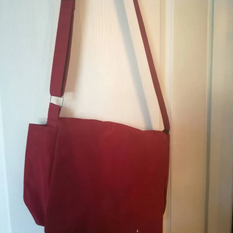 Red Shoulder Bag photo 1