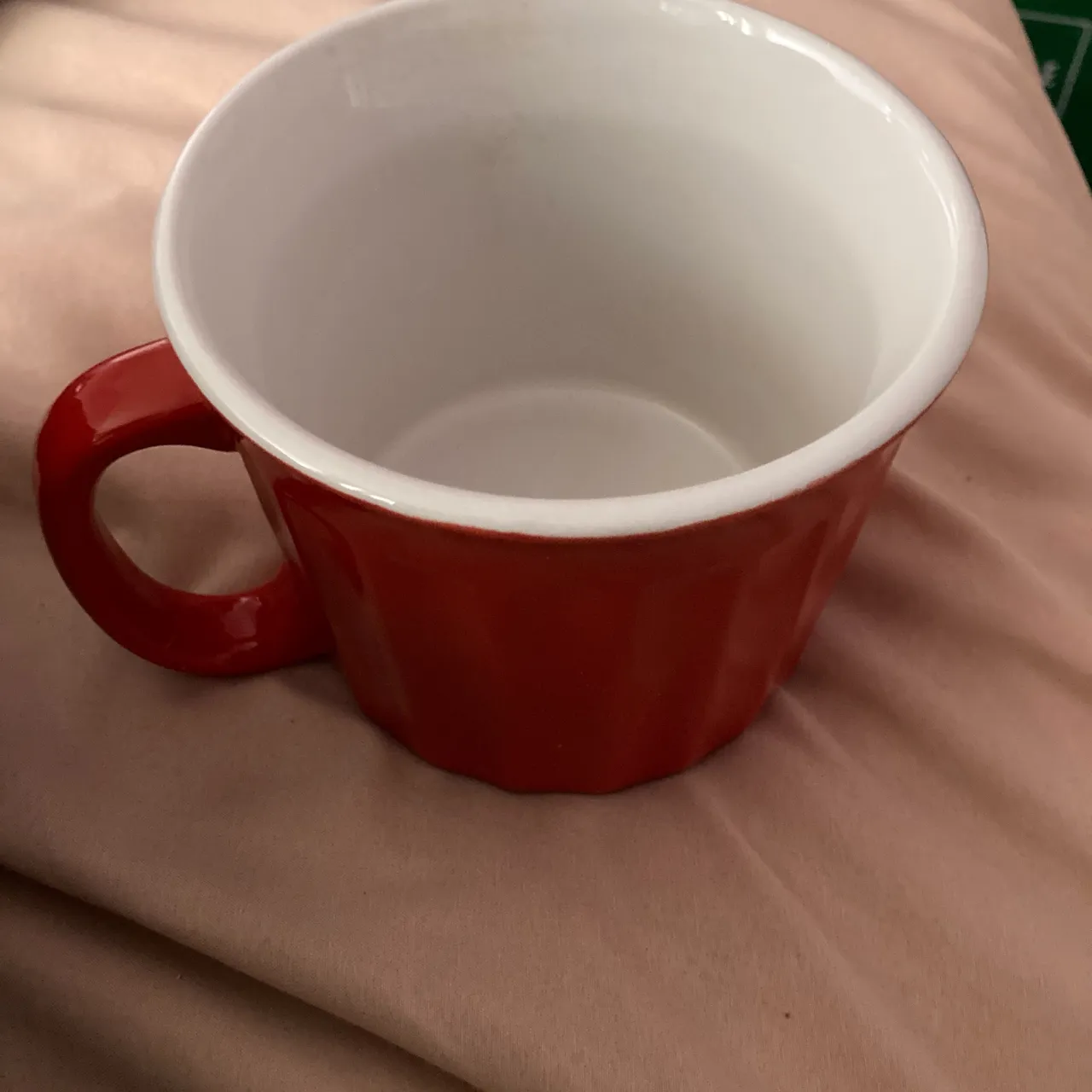 Red mug photo 1