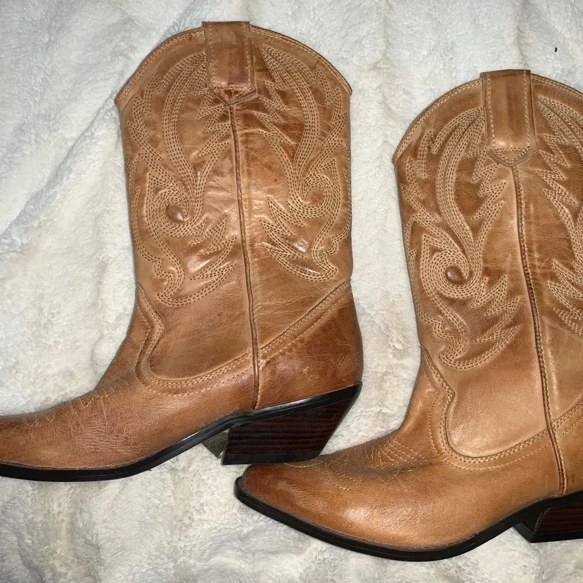 Women’s Cowboy Boots photo 1