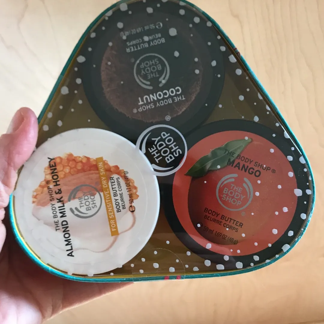 Body Shop Holiday Pack Unopened photo 1