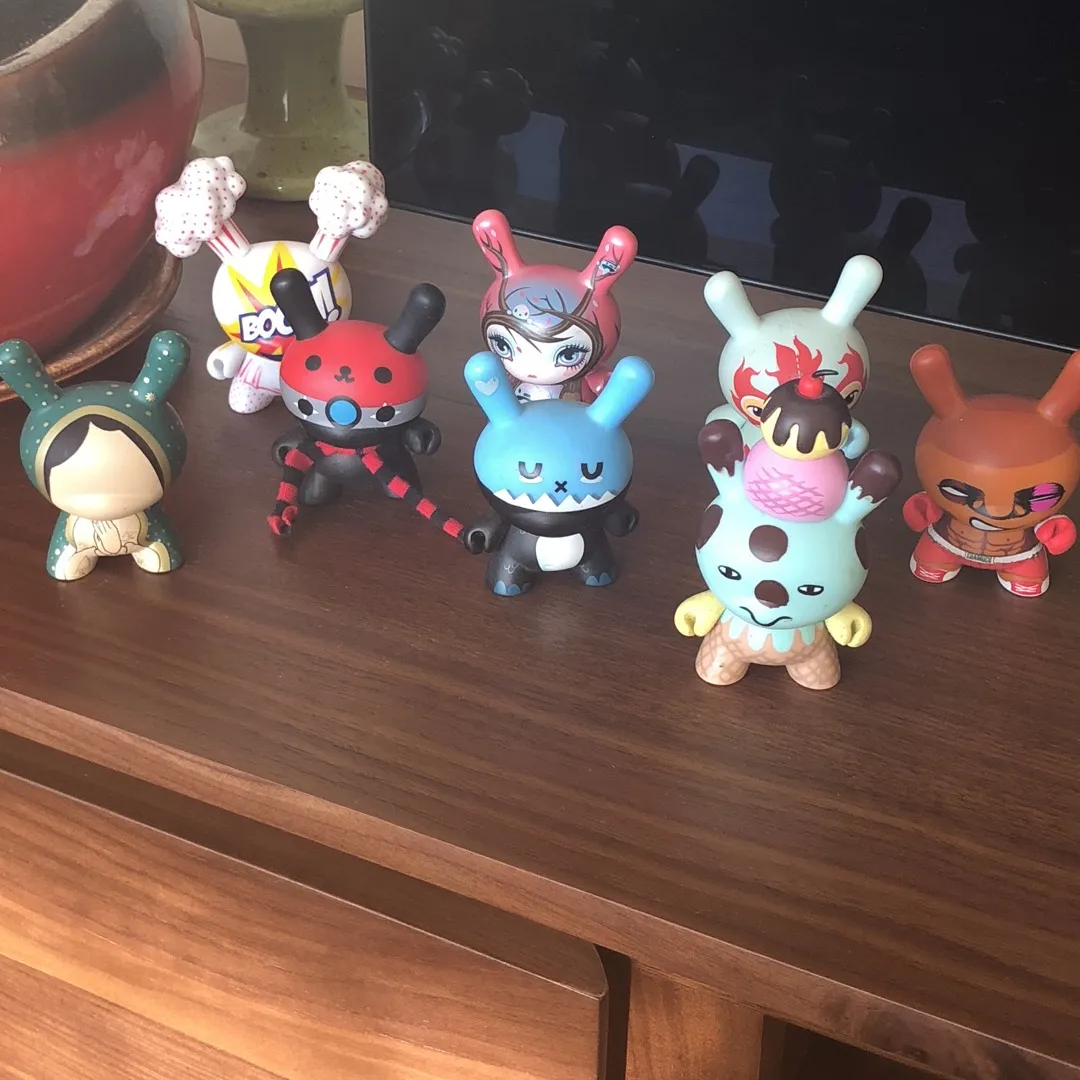 8 Dunny’s By Various Artists photo 1