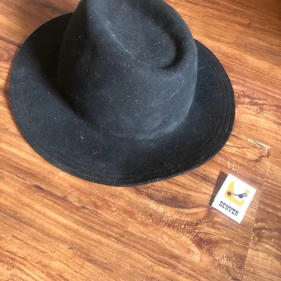 black hat photo 5
