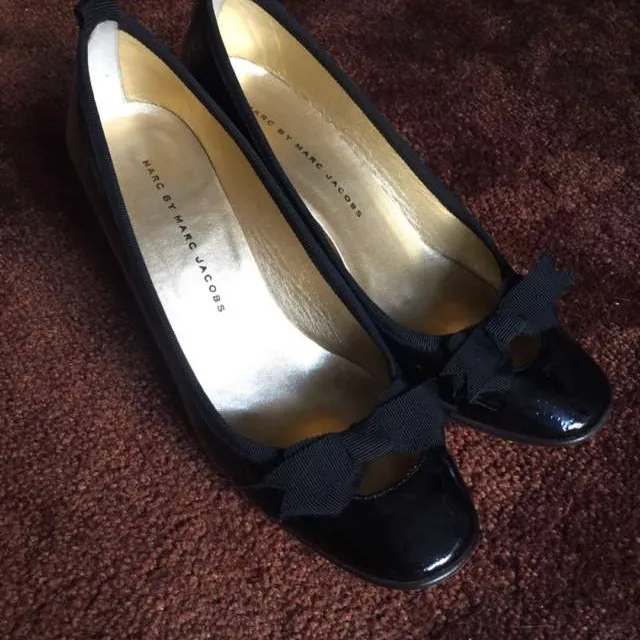 Marc By Marc Jacobs Patent Leather Bow Tie Heel photo 1