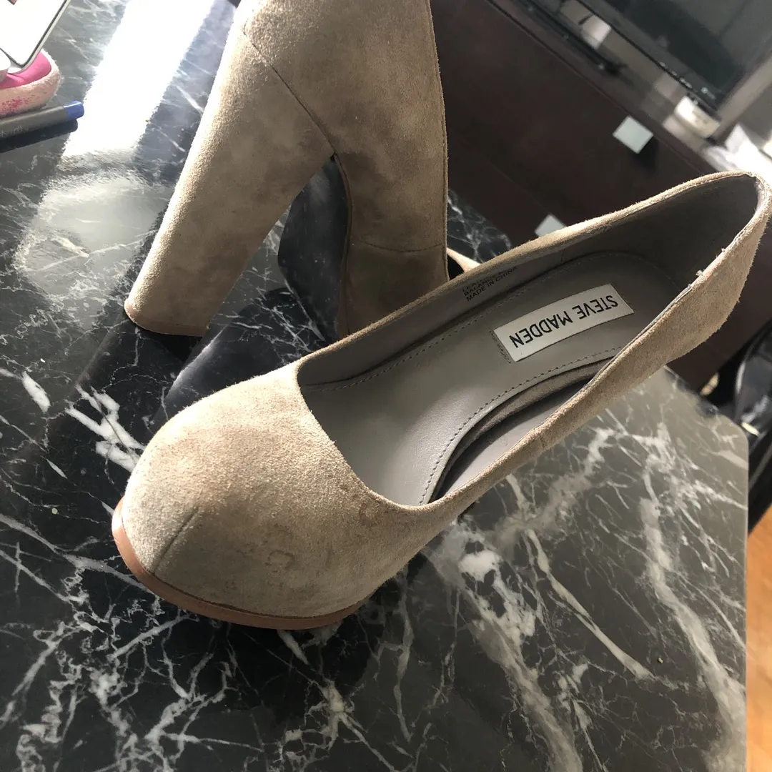 BNWT - Steve Madden Taupe Suede Heels photo 1