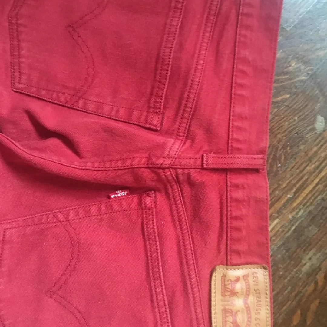 Levis Size 29 Red photo 3