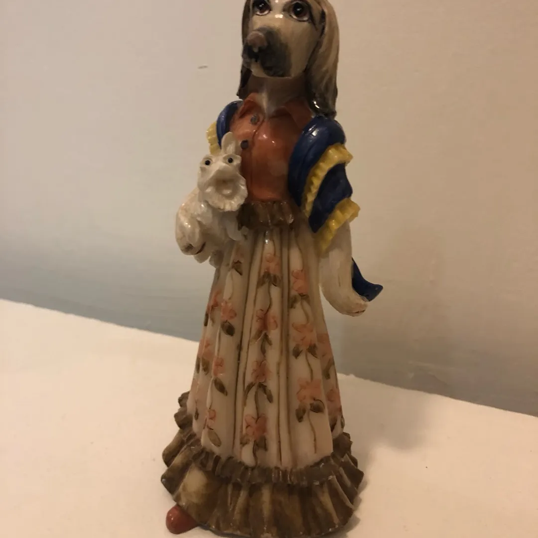 Beautiful Dog Lady Statue photo 3