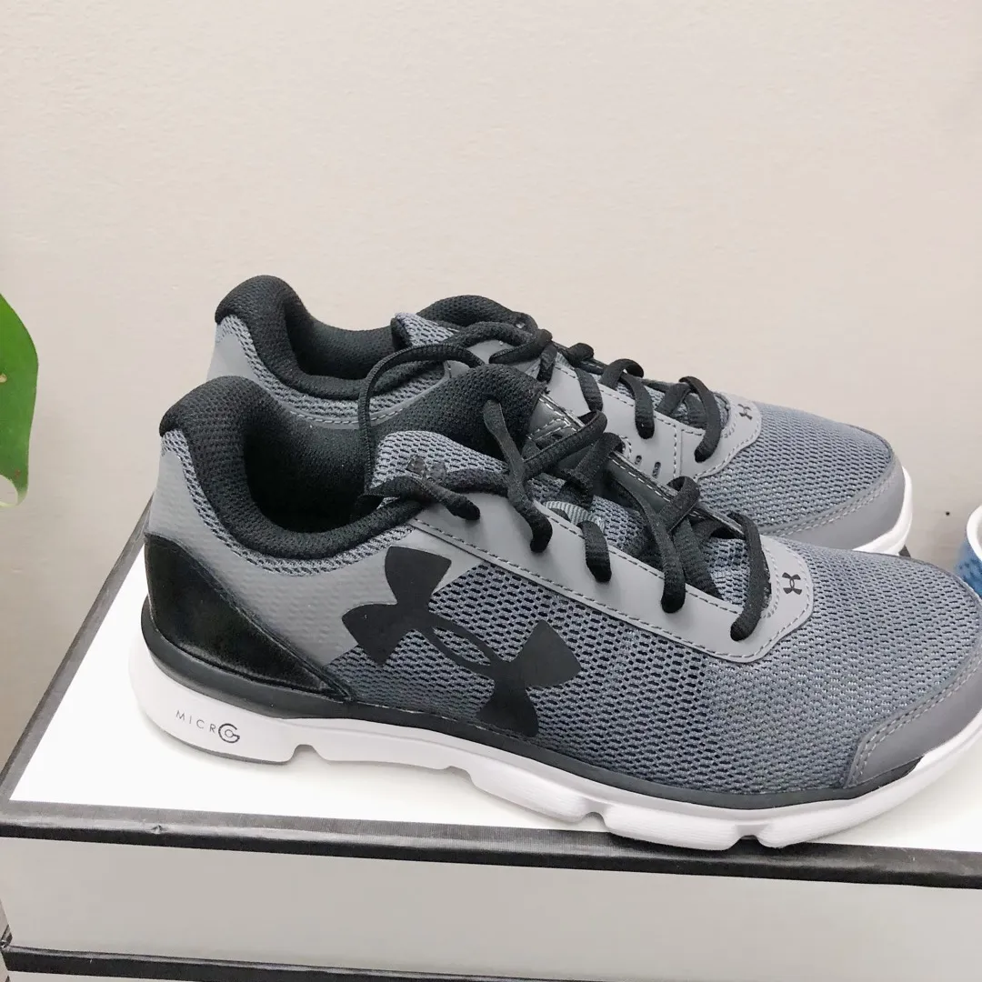 Brand New Under Armour Trainers photo 3