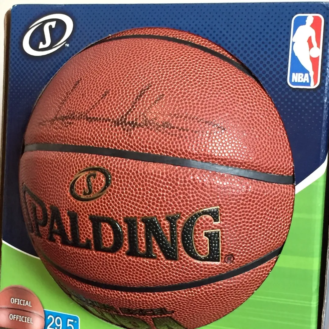 Isiah Thomas Authentic Autographed Basketball photo 3