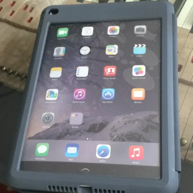 Brand new- Logitech iPad Air 2 Case photo 1