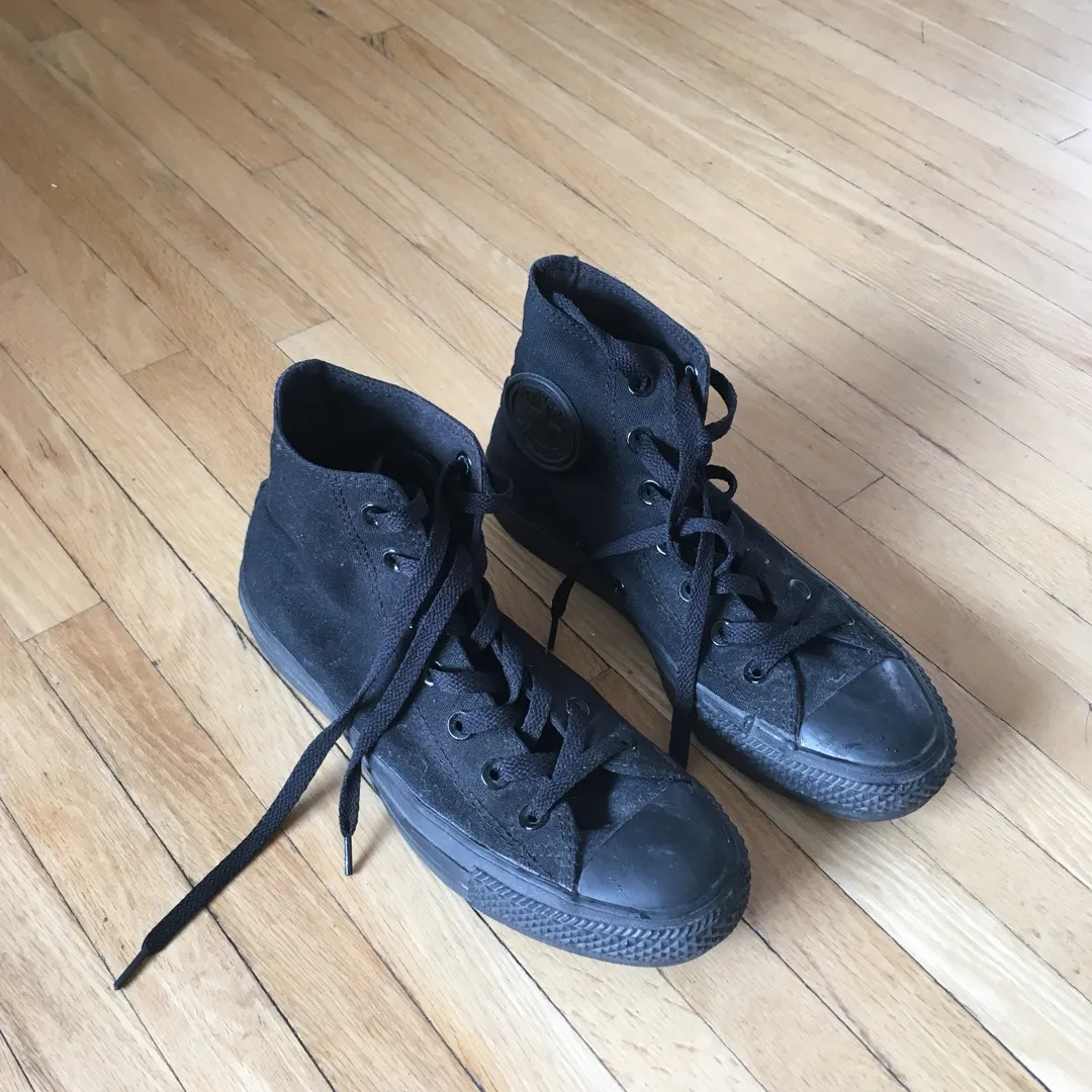 black converse (womens’ 5) photo 1