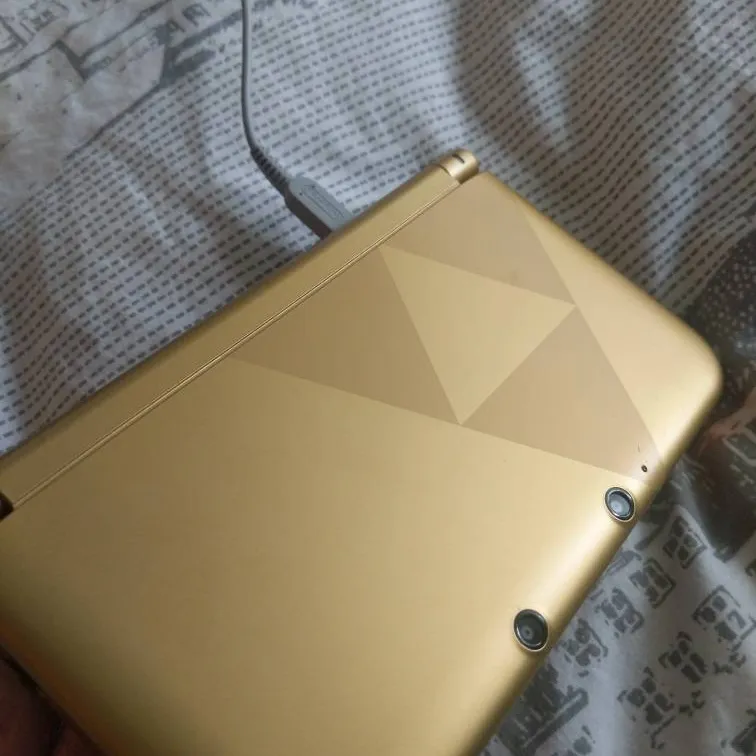 Nintendo 3ds Zelda Edition And Games photo 1