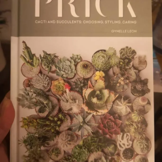 Prick cacti & Succulent Book photo 1