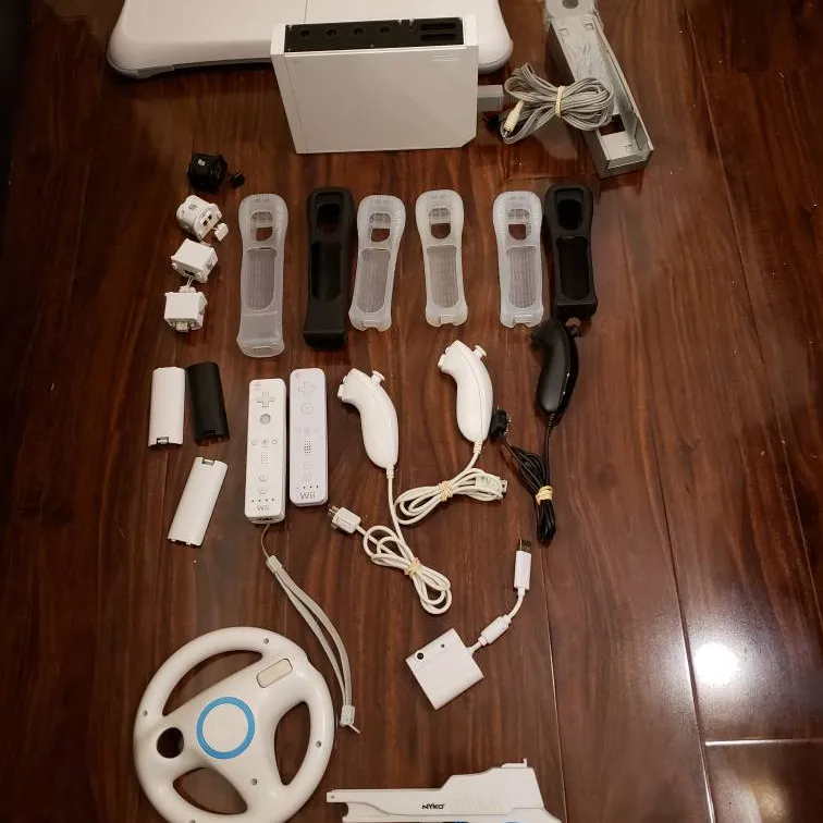 Wii Game Station Lot Over 25+ Pcs photo 1