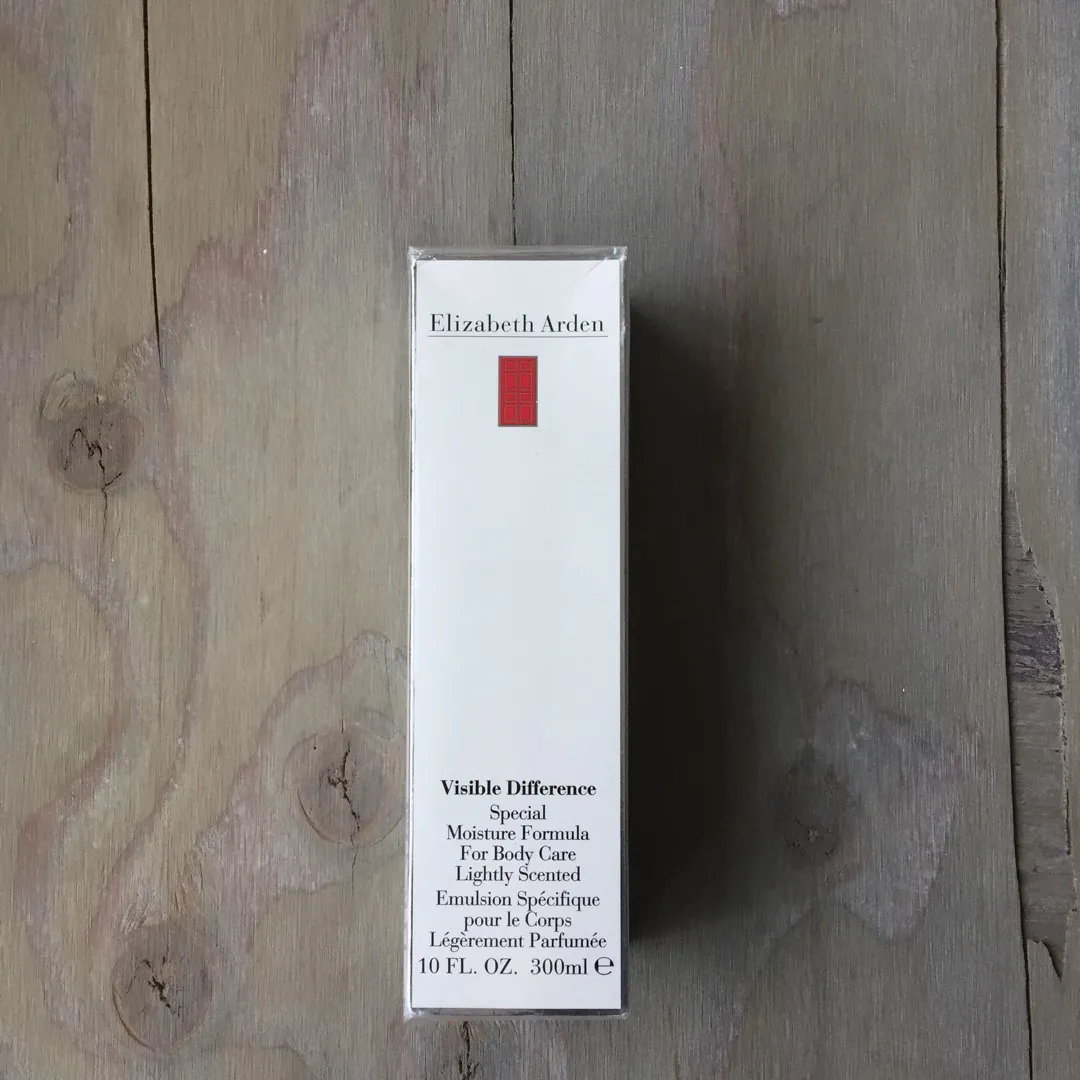 Elizabeth Arden Visible Difference photo 1