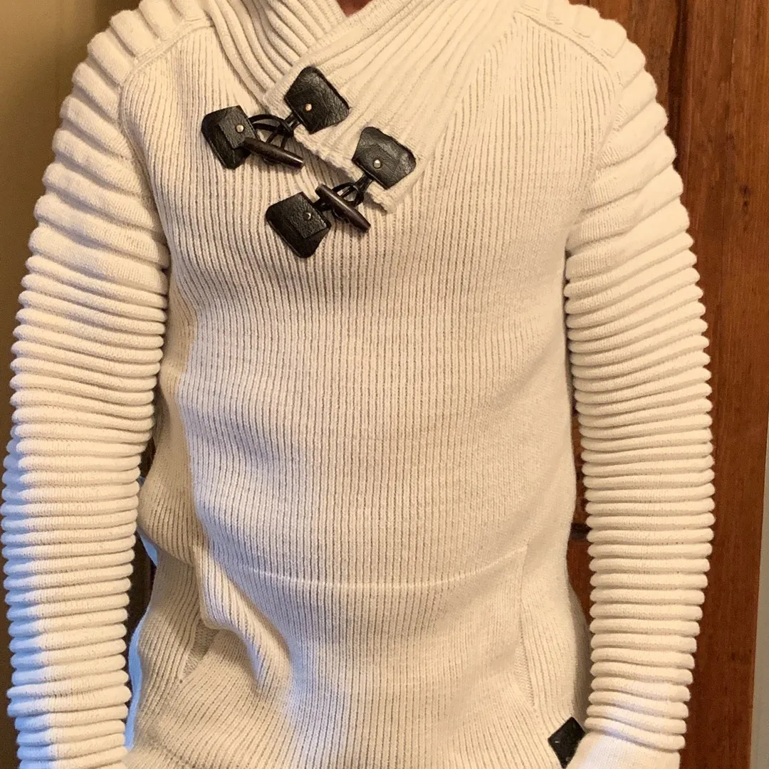 BNWOT Men’s Leccos Sweater photo 1