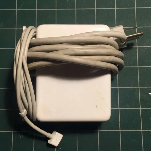 Apple MacBook Pro MagSafe Charger photo 1