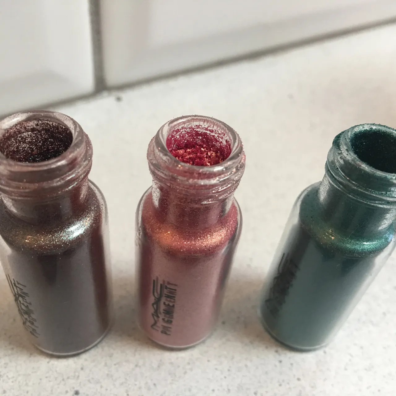 Glitter this holiday with MAC pigments photo 3