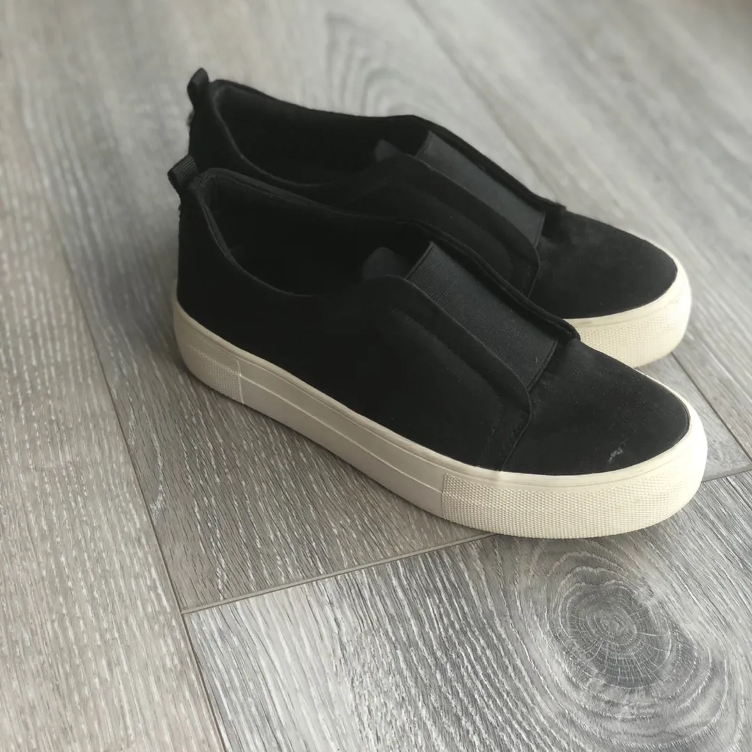 Steve Madden Platform Sneaker - Size 5.5 photo 1
