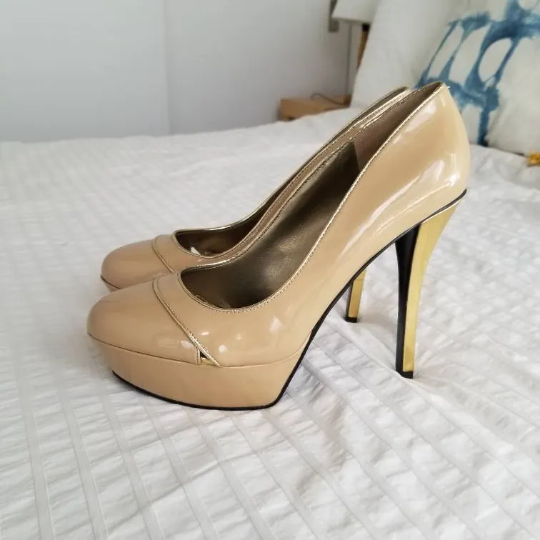 GUESS Nude & Gold Heels photo 1