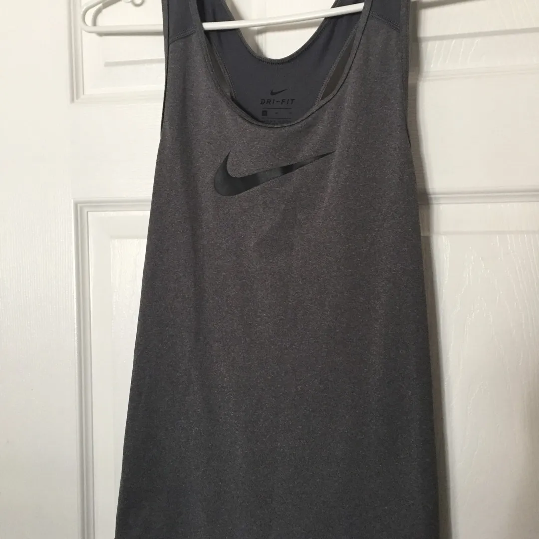Grey Nike Dry-Fit Workout Tank (M) photo 1