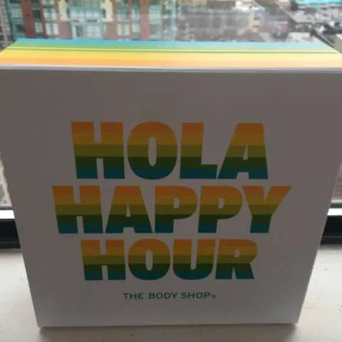 Body Shop Hola Happy Hour Gift Set photo 1