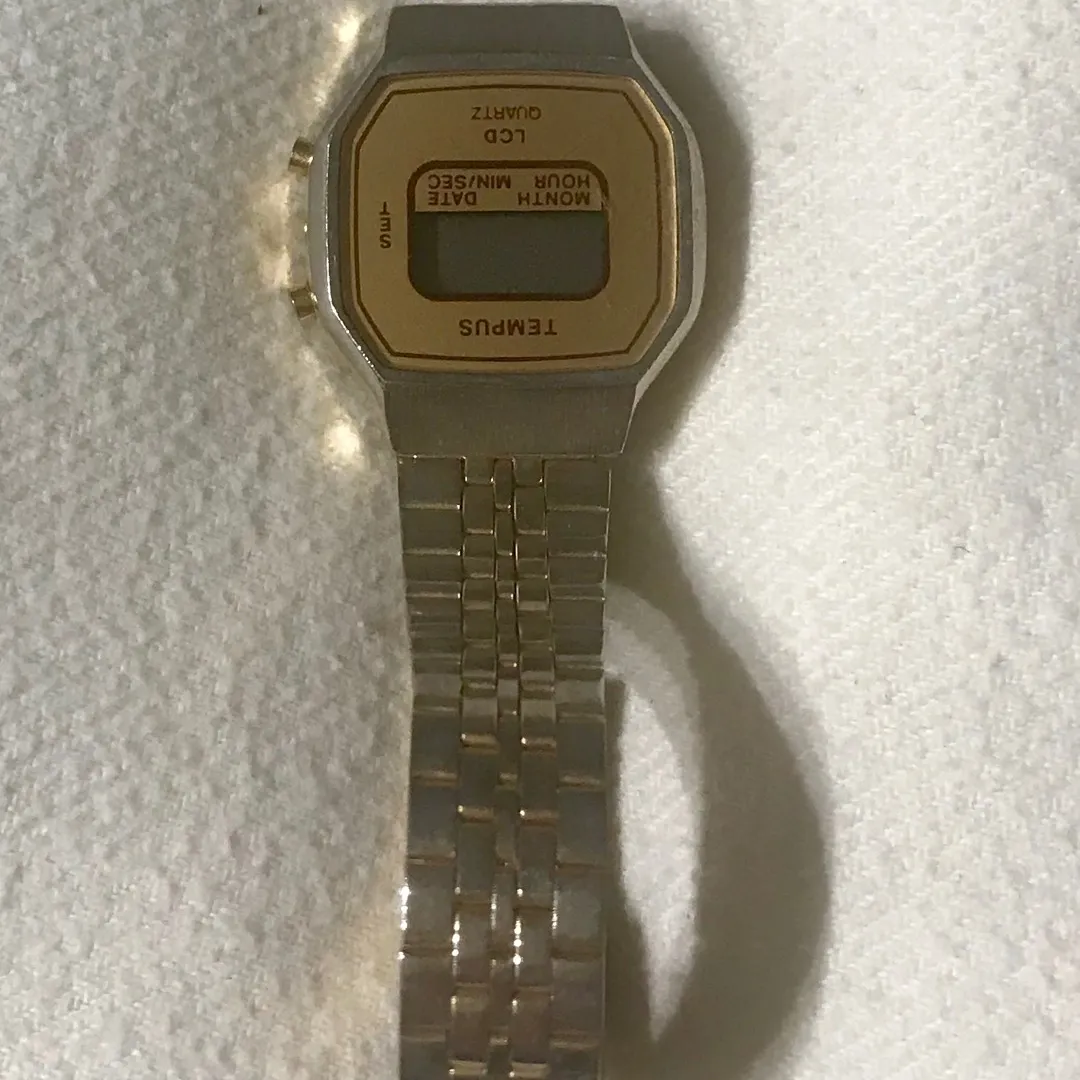 Antique LCD Quartz Watch photo 1