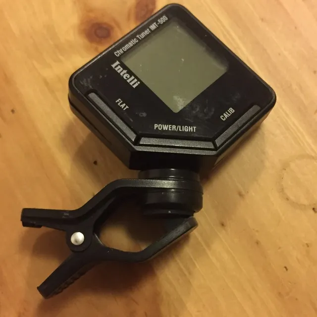 Clip On Guitar Tuner photo 1
