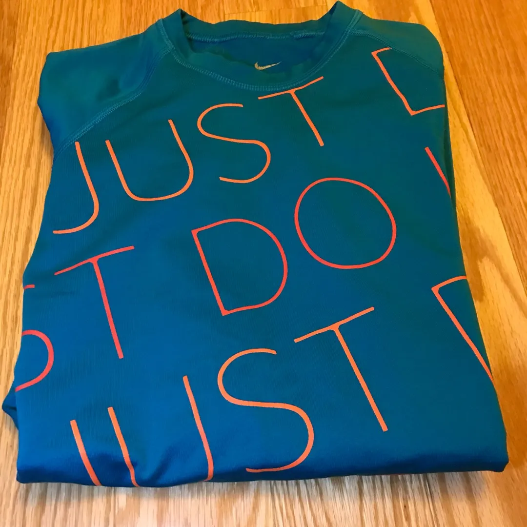 Nike JUST DO IT EXERCISE TOP NEW photo 1