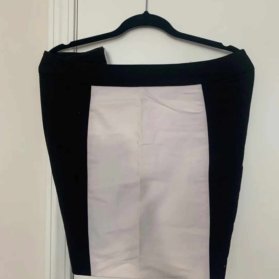 Black And White Pencil Skirt Size 2 photo 1