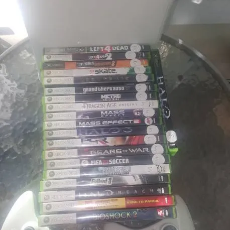 Xbox 360 with games photo 1