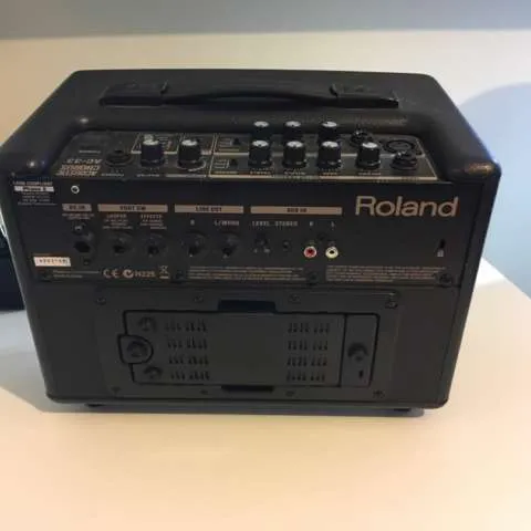 Roland AC-33 Acoustic Amp photo 3