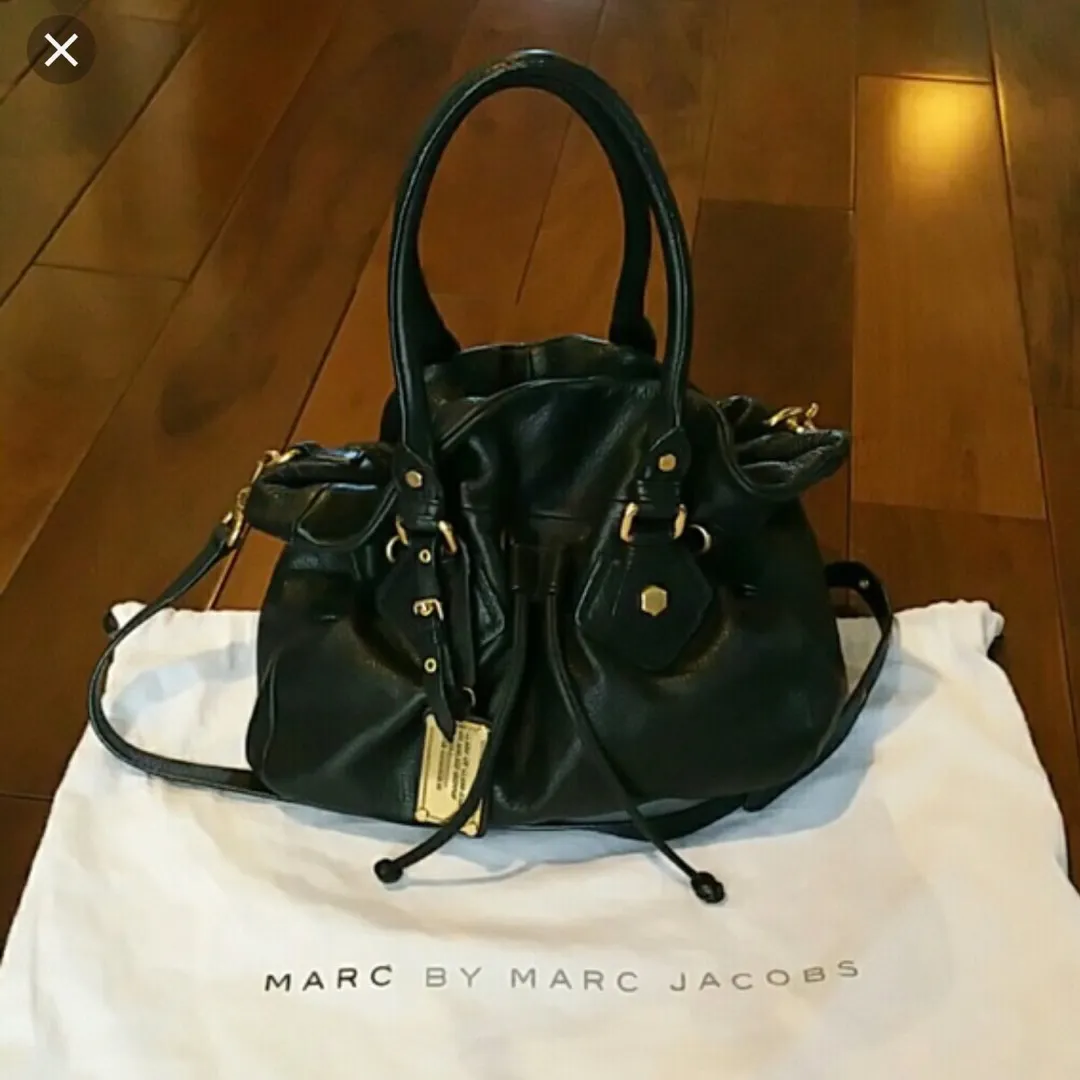 Marc Jacobs Classic Drawstring Q Leather Handbag photo 3