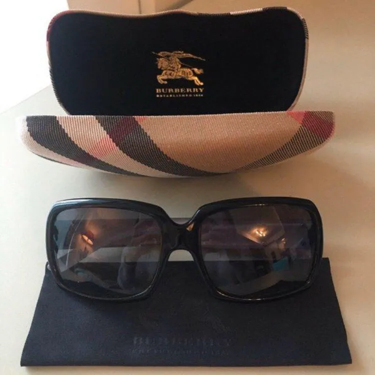 Burberry Sunglasses photo 1