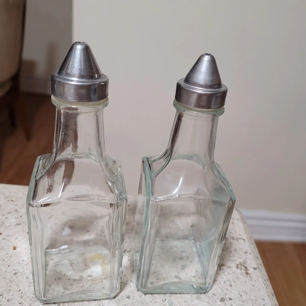Oil and vinegar bottle set photo 1