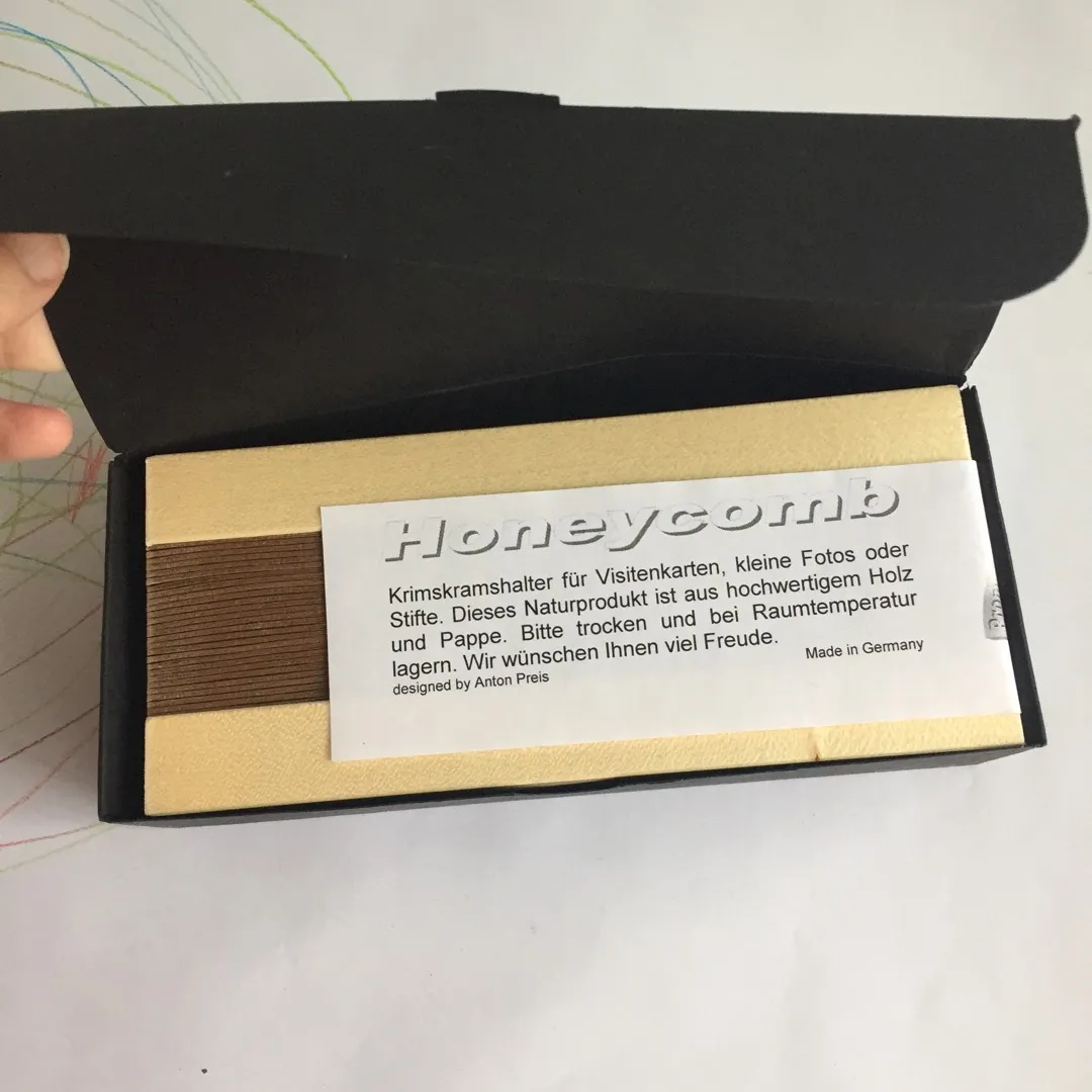 🎁 BNIB Designer Card Holder Honeycomb photo 3