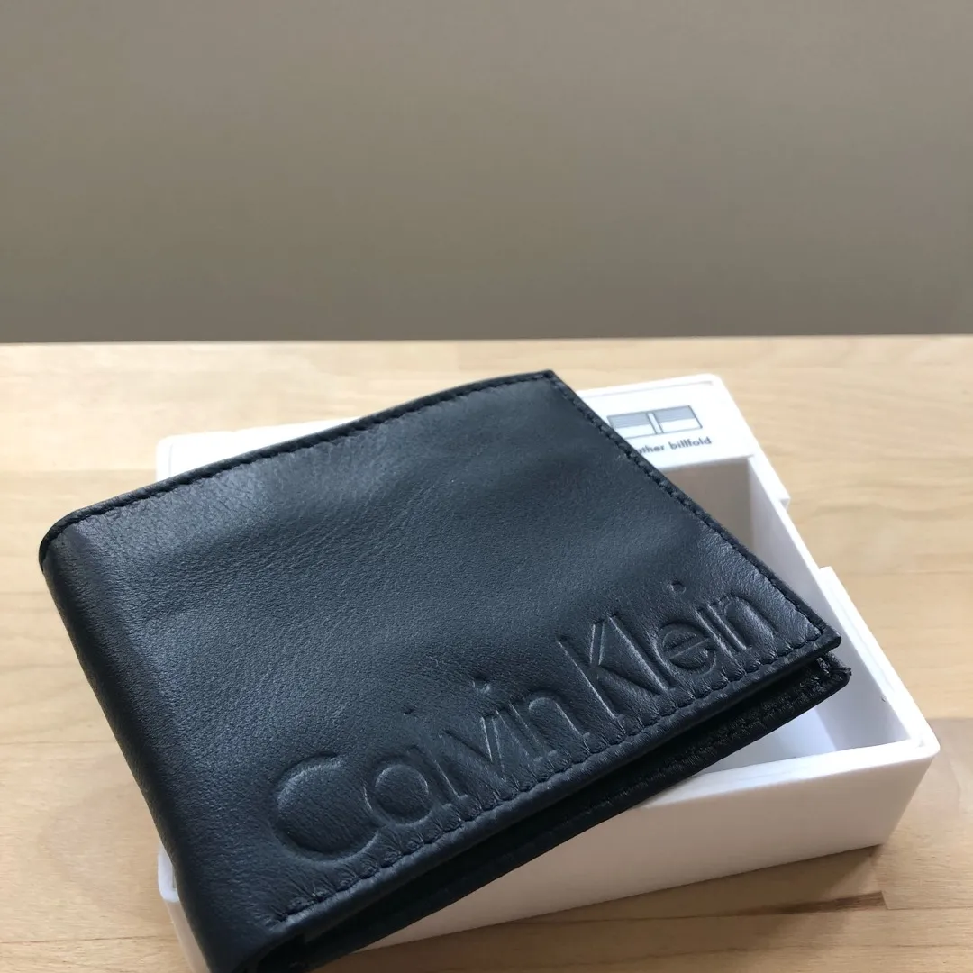 BNIB Calvin Klein Leather Billfold Wallet photo 3