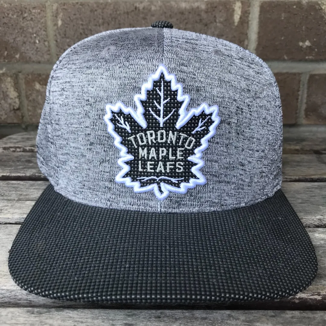 Toronto Maple Leafs Hat photo 1