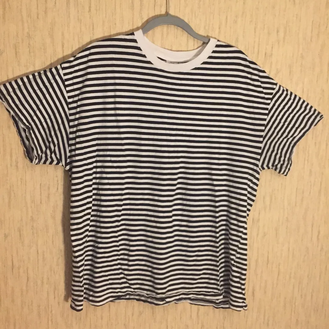 URBAN OUTFITTERS STRIPED T SHIRT photo 1
