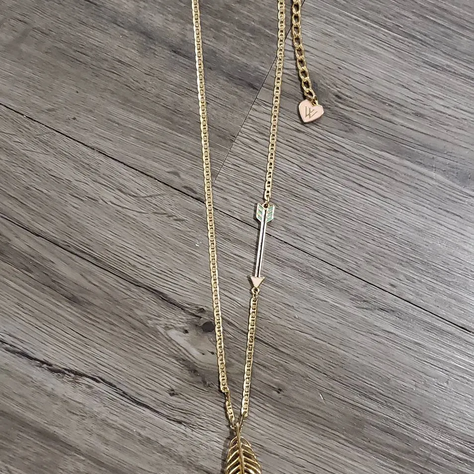 WILDFOX Gold Feather Necklace photo 1