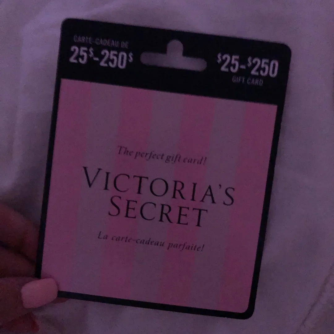 $100 Victoria’s Secret GC photo 1