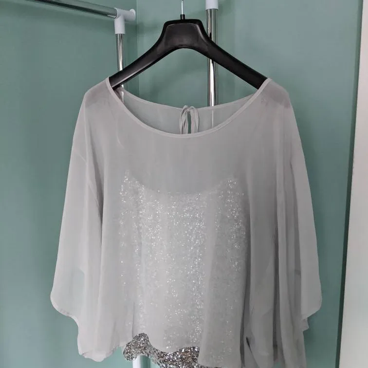 Flowy Top With Sparkly Tank - xs/s photo 1