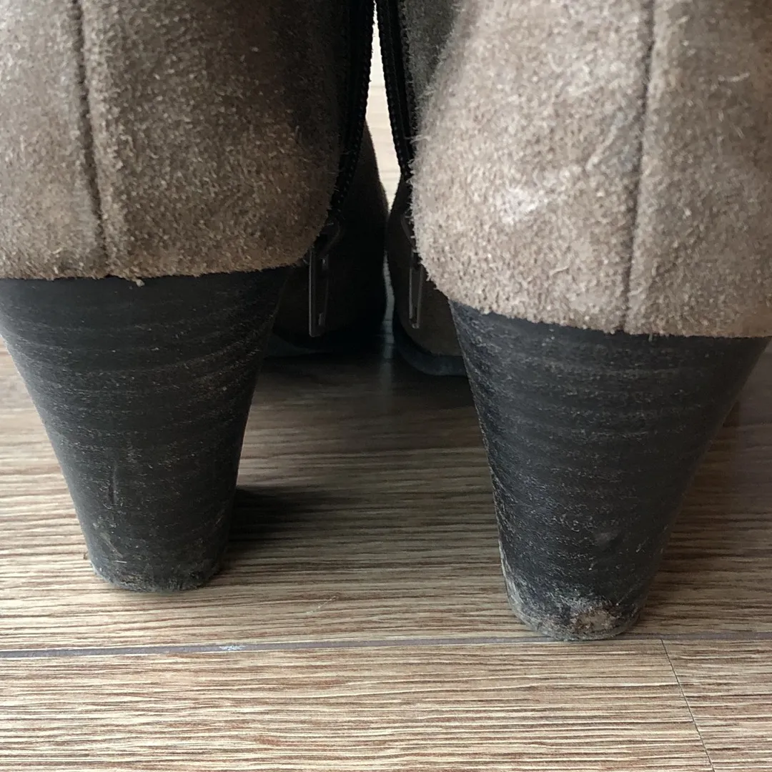 Nine West Beige Suede Heel Booties Size 7.5 photo 4