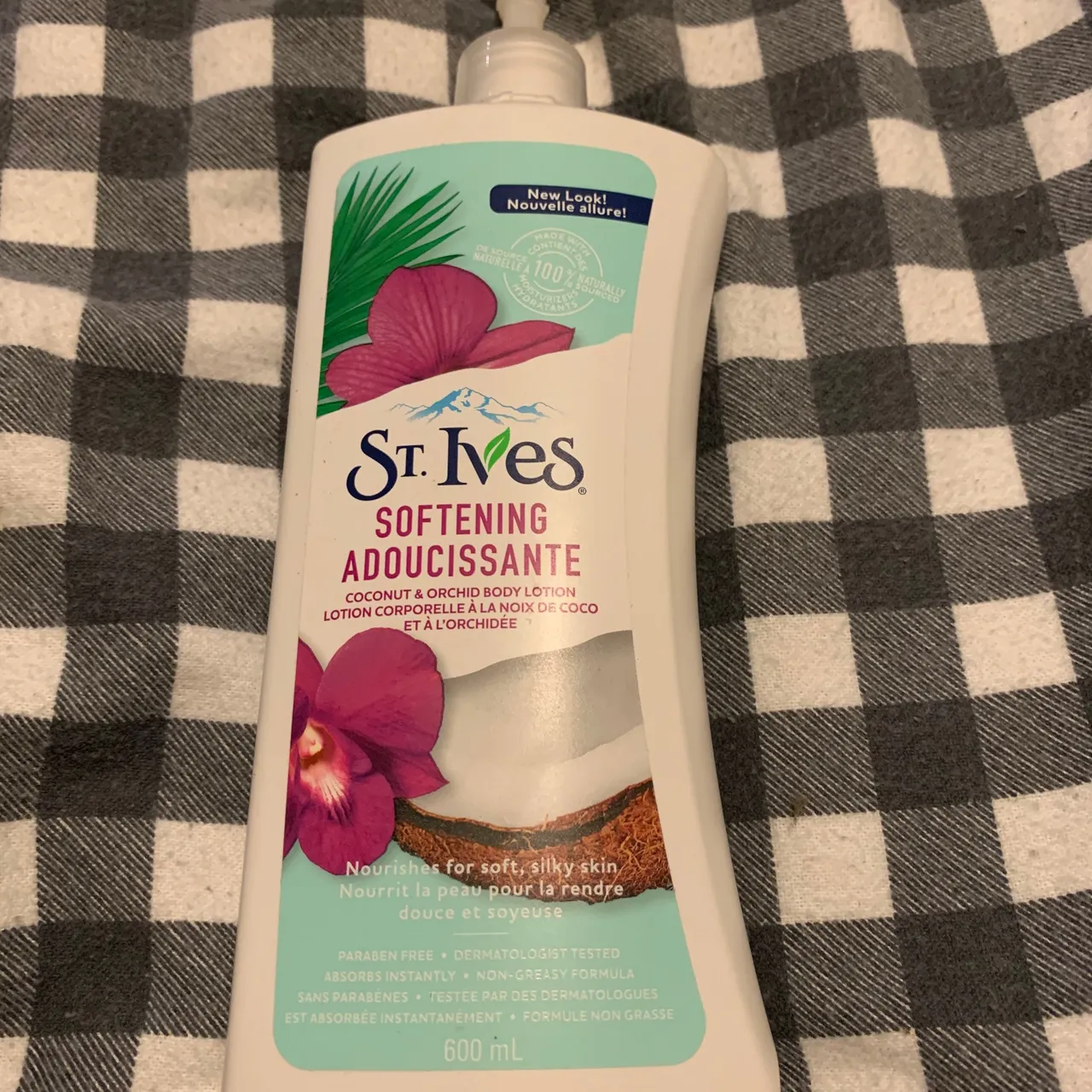 st ives coconut and orchid lotion photo 1