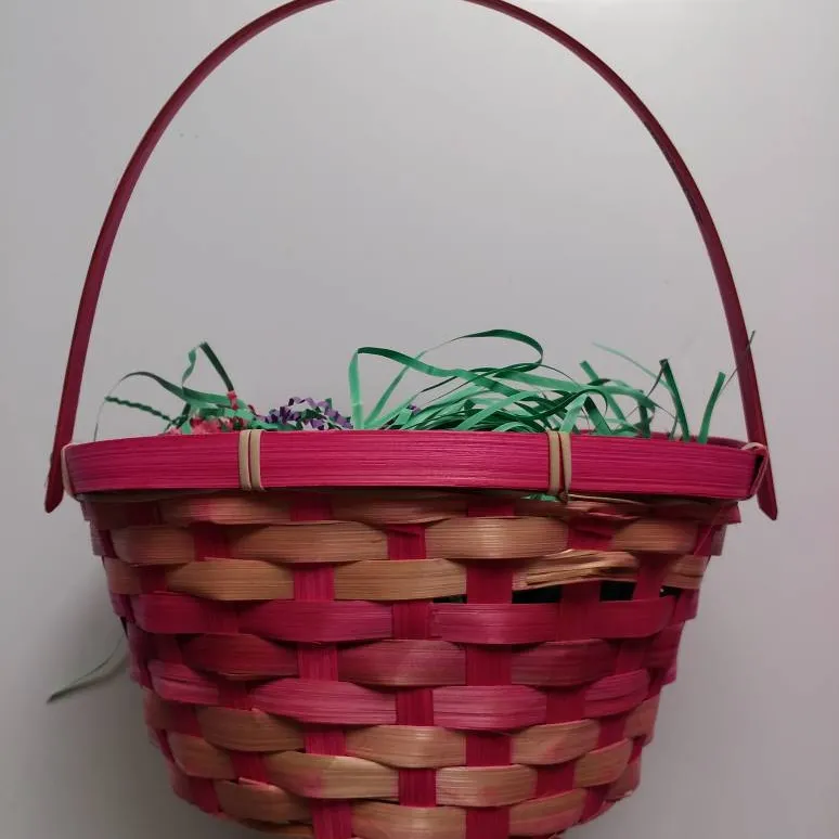 Festive Basket With Crinkle Paper photo 3