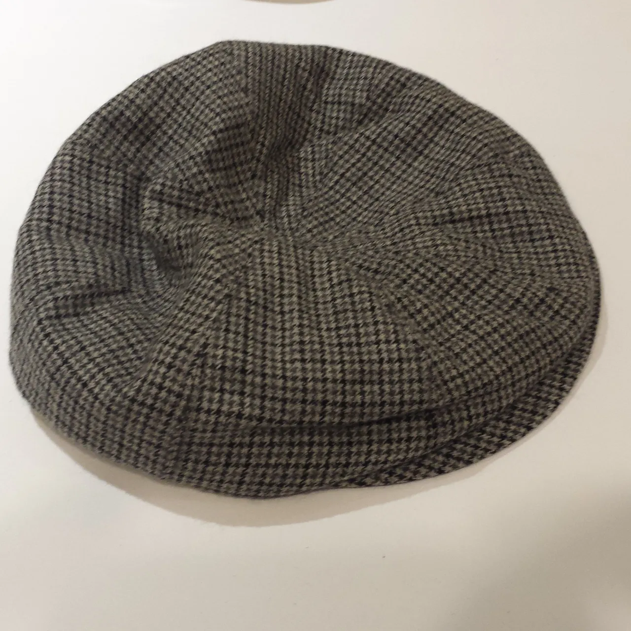 Wool houndstooth cap photo 1