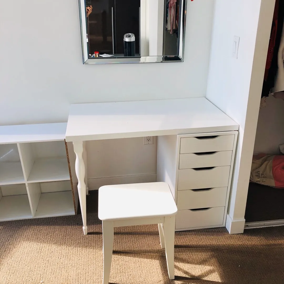 Moving Sale - Dresser With Drawers & Stool photo 6